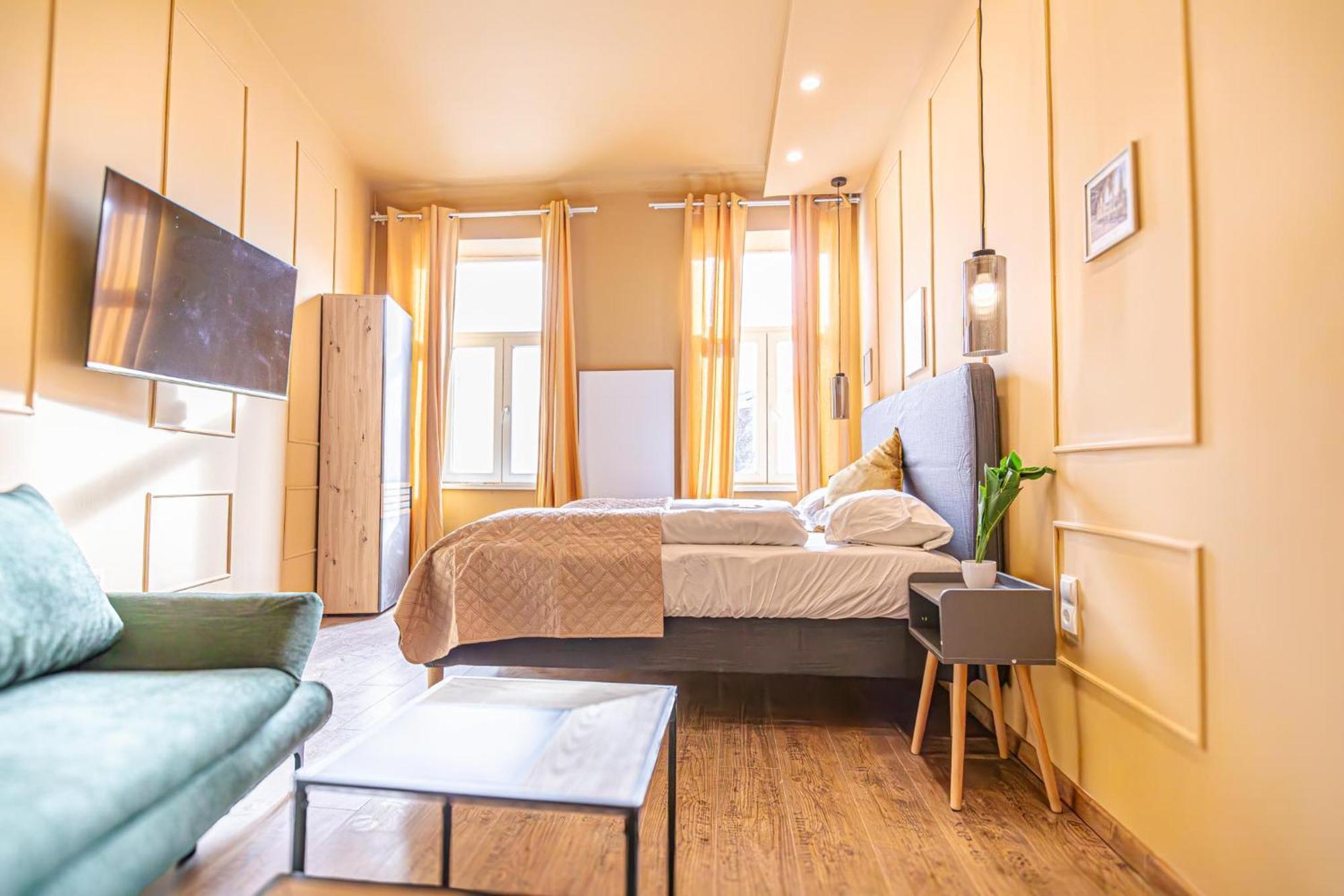 Apartament 4br Shared Apt, Centrally Located In