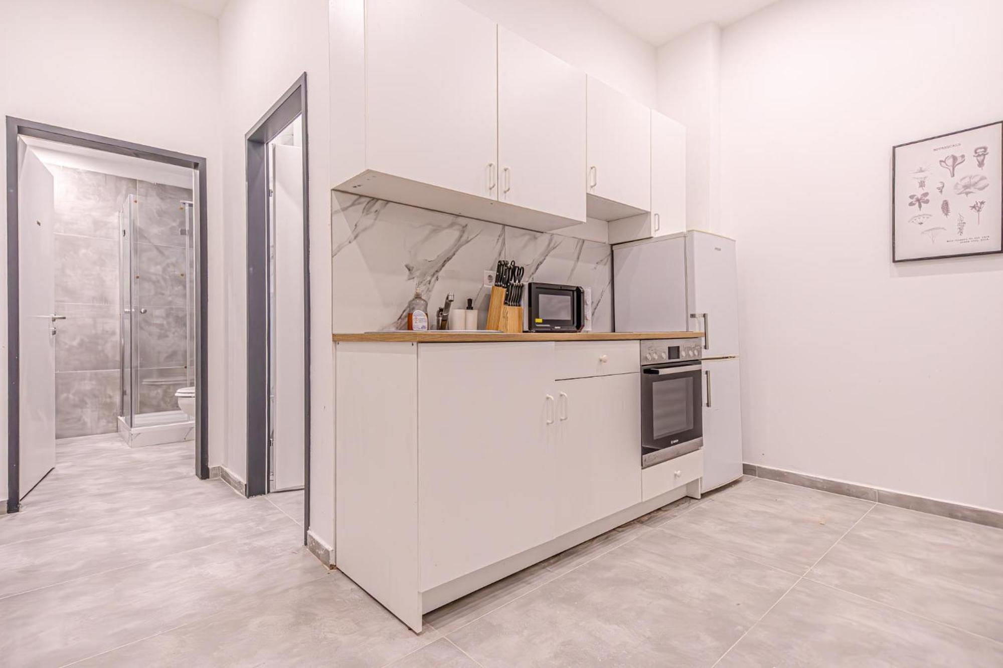 4br Shared Apt, Centrally Located In Apartament