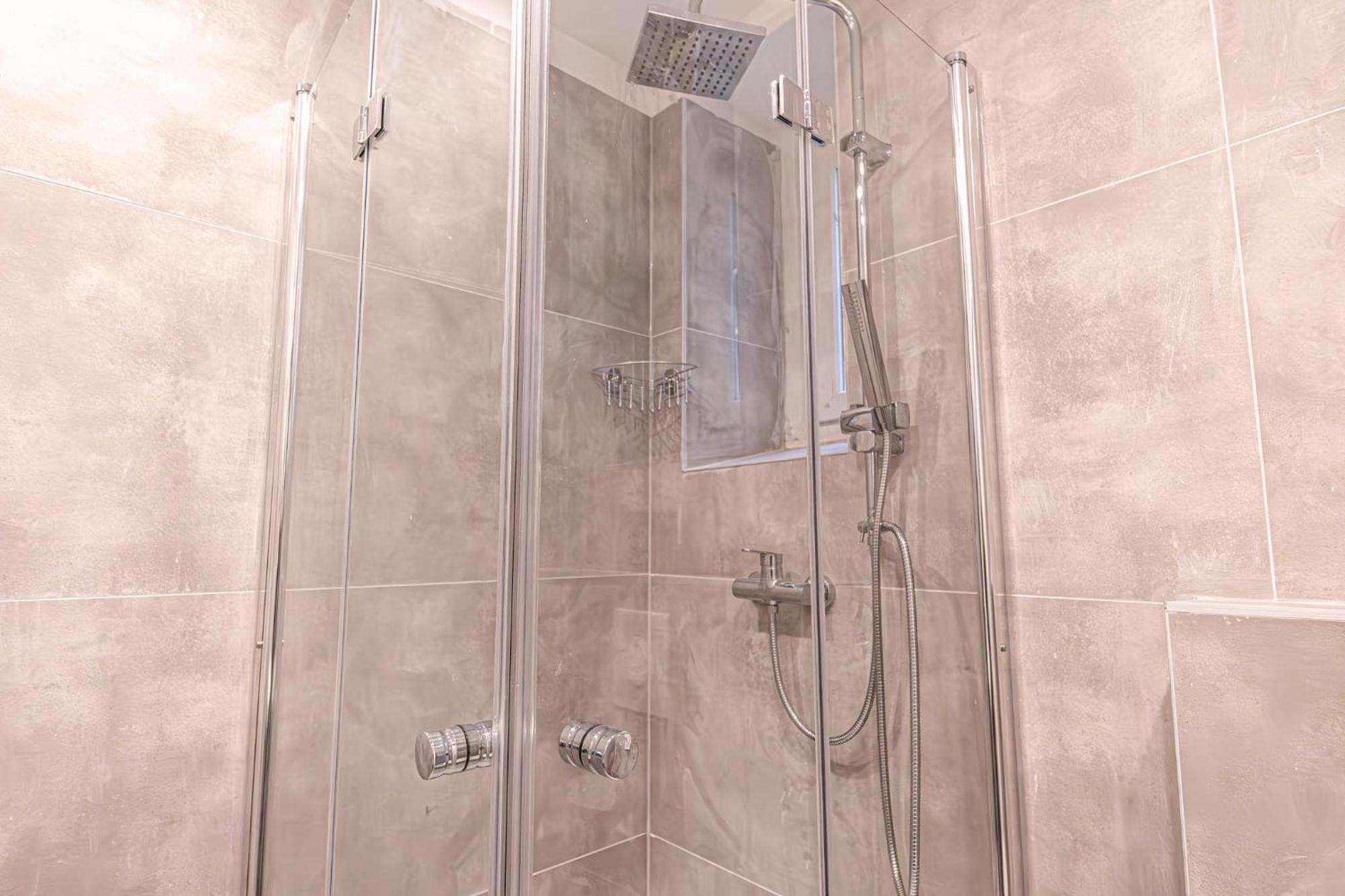 Apartament 4br Shared Apt, Centrally Located In Wiedeń