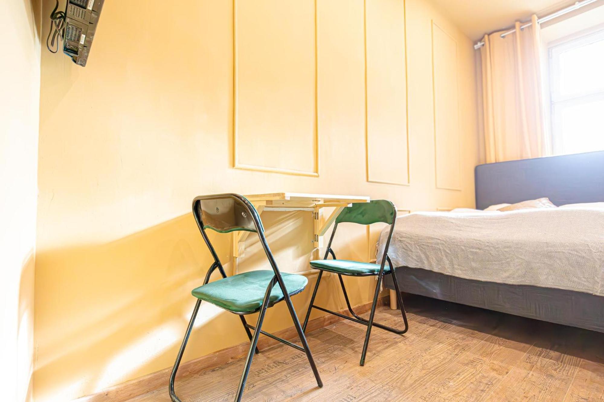 Apartament 4br Shared Apt, Centrally Located In